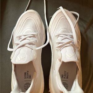 adidas Light Ultraboost - White